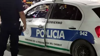 Detienen a un joven armado tras un robo en pleno centro de Rawson