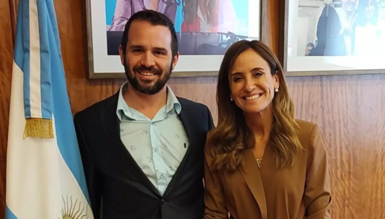 Peralta se reunió con Tolosa Paz y autoridades del ministerio de Turismo de la Nación Peralta se reunió con Tolosa Paz y autoridades del ministerio de Turismo de la Nación