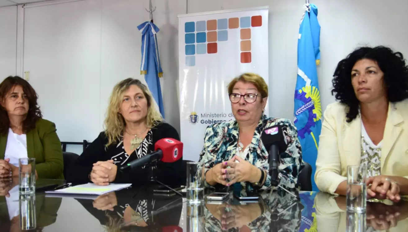 Provincia y Seros articulan estrategias para detección precoz del Cáncer de Colon Provincia y Seros articulan estrategias para detección precoz del Cáncer de Colon