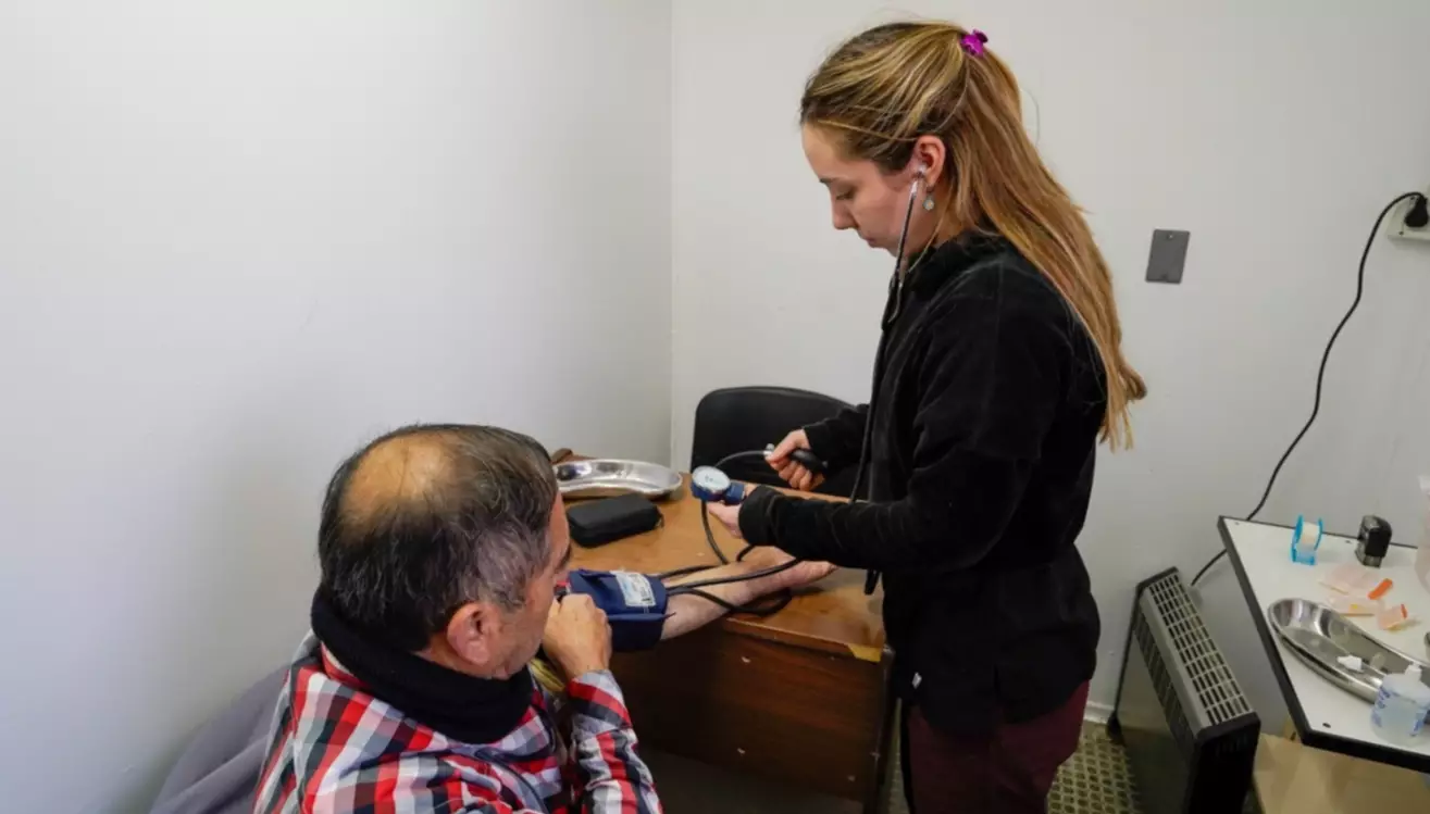 El Municipio inició sus atenciones en Km 8. a través de “Salud en tu barrio” El Municipio inició sus atenciones en Km 8. a través de “Salud en tu barrio”