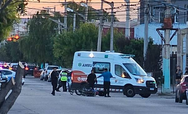 Otro siniestro vial por el que un motociclista termina en el hospital ...