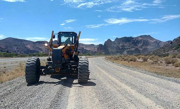 Trabajos de mantenimiento de desvíos en Ruta 25, entre Las Plumas y Los ...