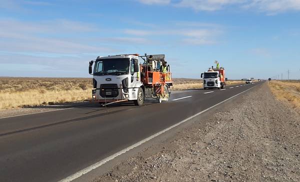 Vialidad Nacional demarcó las líneas de la ruta 25 entre Trelew y ...