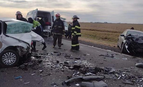 Dos agentes penitenciarios murieron por un choque frontal en la ruta 3 ...