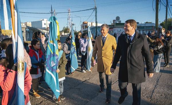 La ciudad recordó con un emotivo acto el Día de la Bandera - Últimas ...