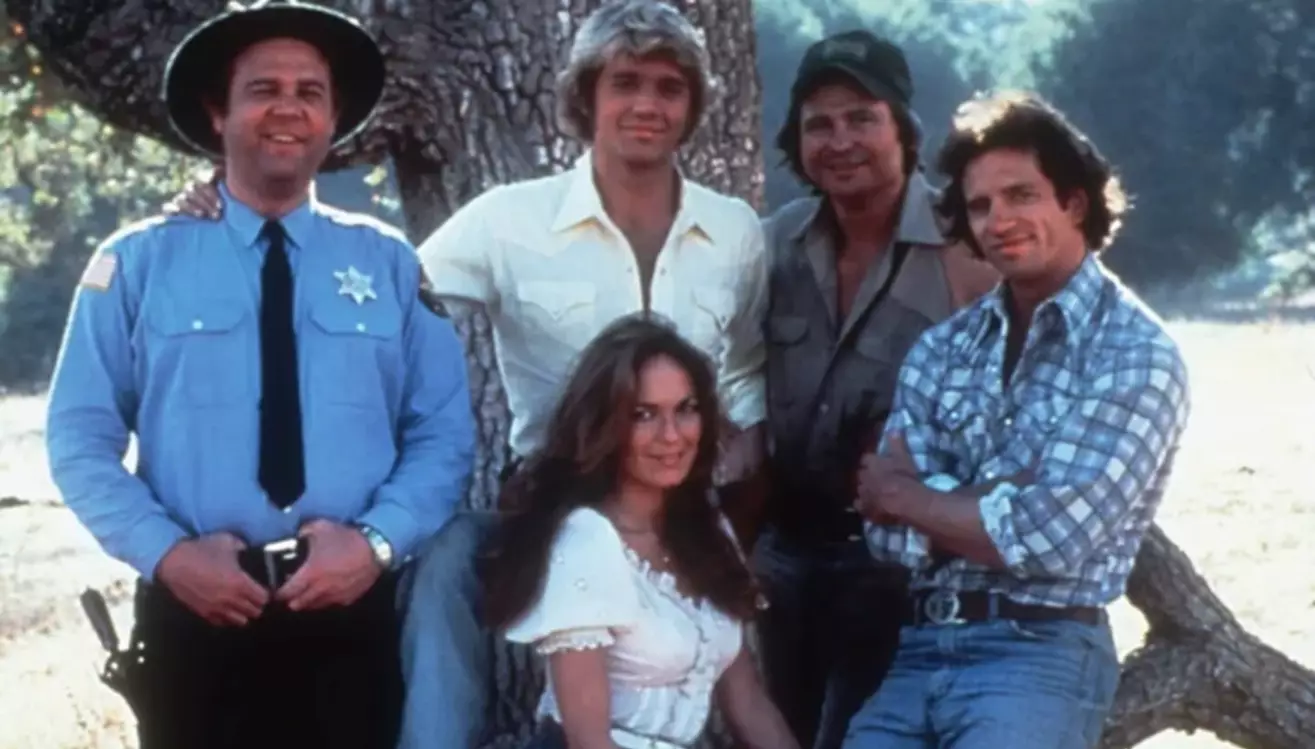 Murió Rick Hurst, el actor que interpretaba al sheriff en "Los Dukes de Hazzard" Murió Rick Hurst, el actor que interpretaba al sheriff en "Los Dukes de Hazzard"