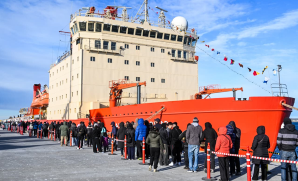 Unas 15.000 personas visitaron los buques de la Armada Argentina el fin de semana - Últimas Noticias: El Chubut