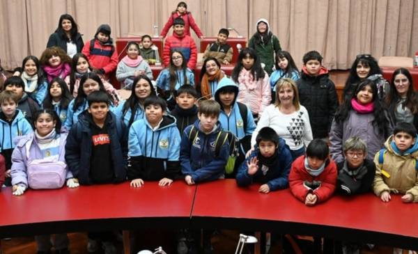 Alumnos de la Escuela 125 de Gaiman visitaron Legislatura