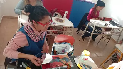 Taller de Vitral en la vecinal del Barrio Corradi