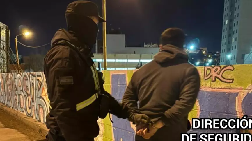 Comodoro: Un detenido y otro prófugo tras intento de robo a una camioneta