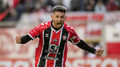 Chacarita le ganó un duelo picante a Morón y alcanzó la punta
