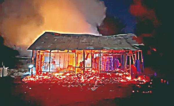 Falleció un matrimonio tras voraz incendio de su casa