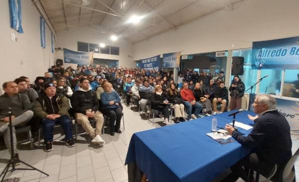 Béliz reunió a la militancia en Trelew y rindió homenaje a Kuky Mac Karthy