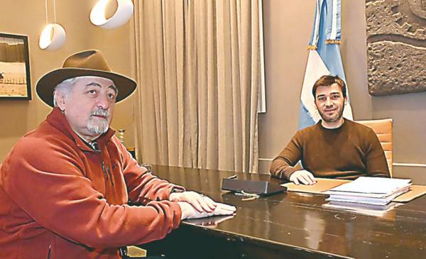 Torres y el intendente Macharashvili acordaron una respuesta integral para vecinos del cerro Hermitte