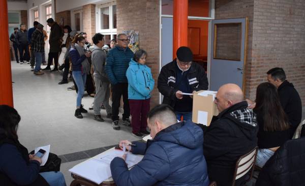 Contundente triunfo de la Lista Verde: se quedó con 68 delegados frente a 11 de la Celeste y Blanca en la elección de delegados de la Cooperativa Eléctrica