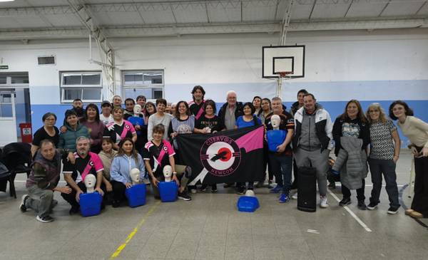 CURSO DE RCP EN LA ESCUELA 122: - Últimas Noticias: El Chubut