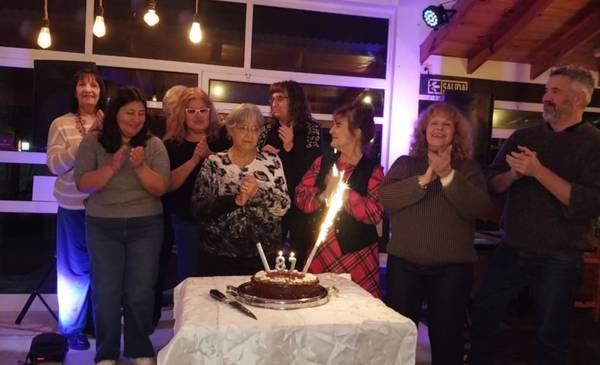 Un encuentro de escritores y artistas homenajeó los 89 años de la Biblioteca Popular de Gaiman - Últimas Noticias: El Chubut