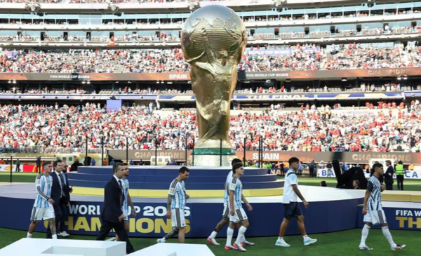 Sin festejos ni feriado: El Gobierno prepara una recepción protocolar en Ezeiza para la selección - Últimas Noticias: El Chubut