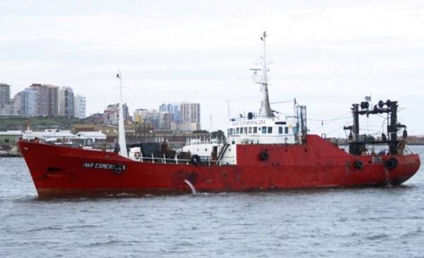 Murió un tripulante a bordo del pesquero Mar Esmeralda que amarró en Madryn - Últimas Noticias: El Chubut