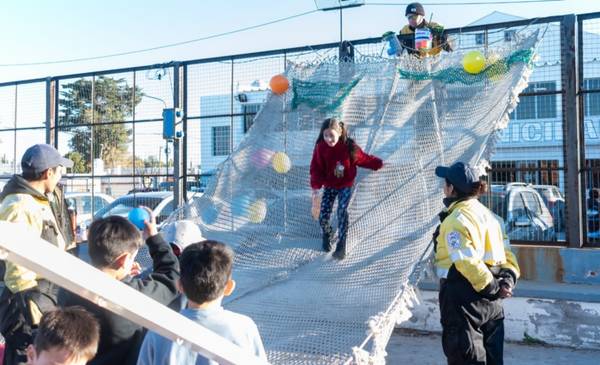 Comenzó el Patio de Juegos con una gran convocatoria de niños y familias en Gaiman - Últimas Noticias: El Chubut
