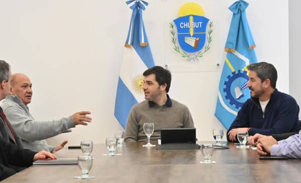 Provincia avanza con nuevas viviendas y agiliza la entrega de títulos de propiedad del IPV. - Últimas Noticias: El Chu