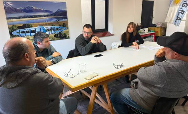 El municipio impulsa nuevas capacitaciones laborales junto a UTHGRA para fortalecer el empleo en el sector turístico