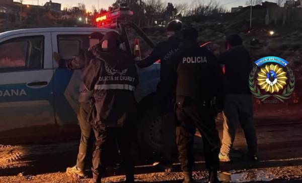 Detuvieron a tres hombres por robar cables de cobre en Comodoro