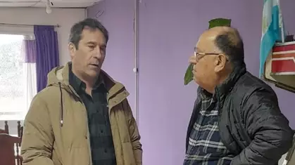 Luque pasó por Tecka para saludar al concejal Gustavo Bahamonde 