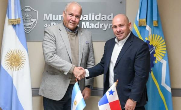 Sastre recibió al embajador de Panamá en Madryn