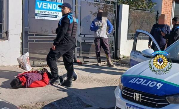 Robaron una amoladora de una obra en Comodoro: uno logró darse a la fuga
