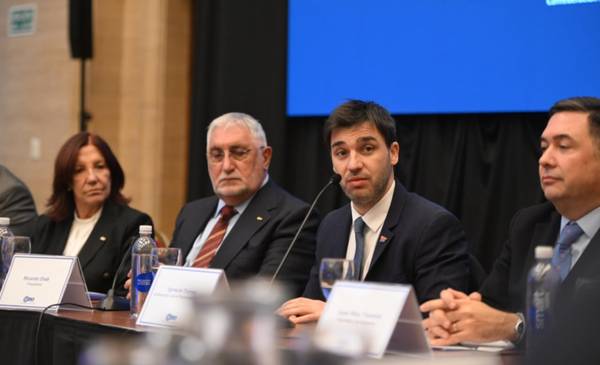 Torres firmó un acuerdo con CAME para capacitar a emprendedores y fortalecer el sector productivo