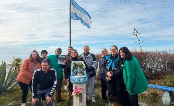 Homenaje a Manuel Salone en Playa El Faro