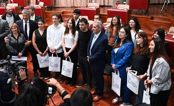 Legislatura reconocerá este martes a los mejores promedios y trayectorias educativas del nivel secundario