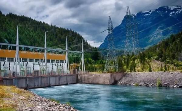 Futaleufú: Luque presentó un proyecto para que la energía que genera la represa deje un beneficio para los chubutenses.