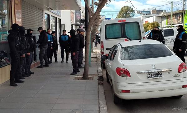 Conmoción en Trelew: Un joyero se defendió de un  asalto y abatió a un ladrón en su local en pleno centro