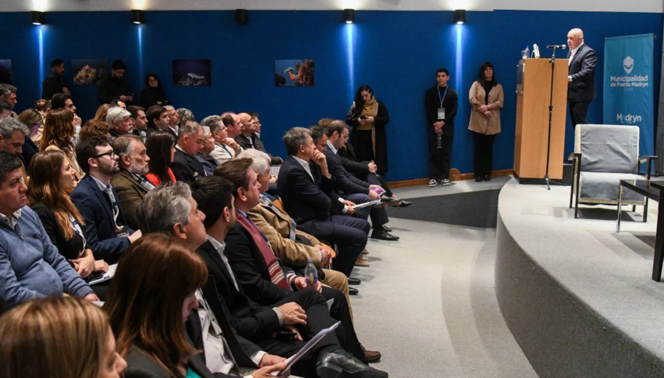 El Intendente de Madryn participó de la apertura de las jornadas de Economía Azul El Intendente de Madryn participó de la apertura de las jornadas de Economía Azul