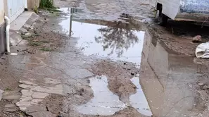 Vecino exige la reparación de una vereda de Trelew