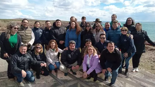 Loyola y Lapenna inauguraron la temporada de pingüinos en Cabo Dos Bahías