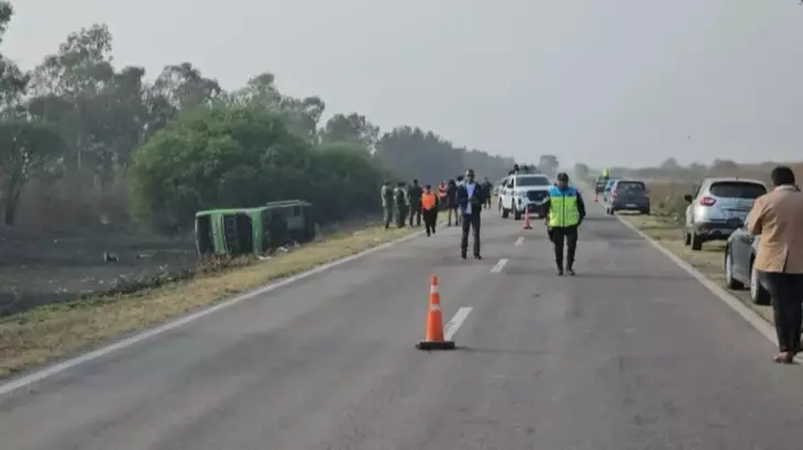 Jujuy: un micro de larga distancia chocó con un auto y hay cuatro muertos