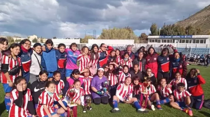 Las chicas de Racing de Trelew se coronaron campeonas del Mundialito