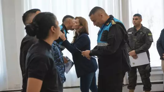 Finalizó el curso de  Intervenciones Carcelarias  de la Policía provincial