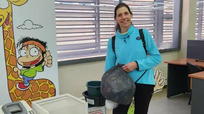 Sandra entregó tapitas en EL CHUBUT