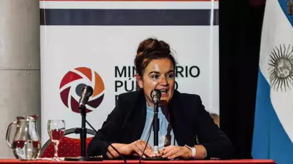 Fiscal Gómez disertó sobre la masacre de pingüinos de Punta Tombo en Neuquén