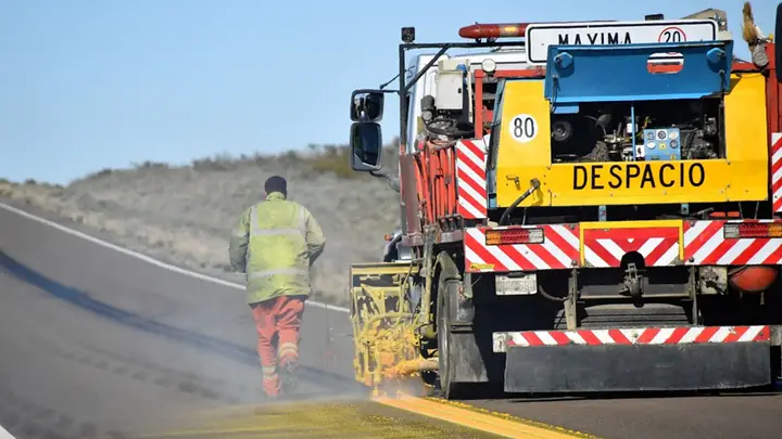 Vialidad Nacional realiza tareas de señalamiento horizontal en la Ruta ...