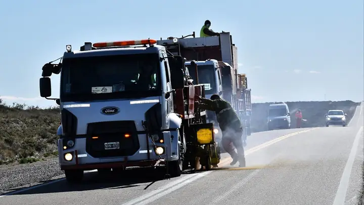 Vialidad Nacional realiza tareas de señalamiento horizontal en la Ruta ...
