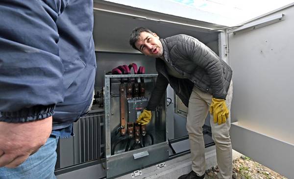 Torres puso en marcha la Subestación Eléctrica que permite resolver un déficit energético de 13 años en el Hospital de Rawson