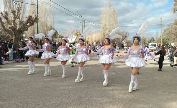 Gaiman celebra la Fiesta de la Virgen de Urkupiña con fe, música y tradición boliviana