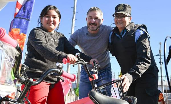 Multitudinario festejo por el Día de las Infancias en barrio INTA, junto a Policía Comunitaria