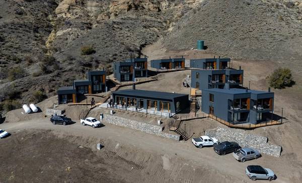 Torres y Taccetta inauguraron el primer complejo turístico impulsado por la Ley de Promoción a las Inversiones Turísticas