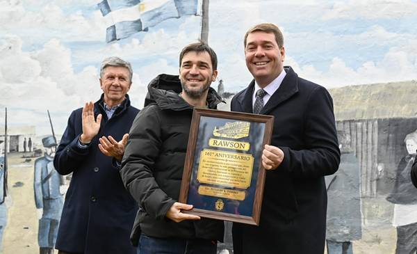 En el aniversario de Rawson, Torres anunció nuevas viviendas para los vecinos de la Capital